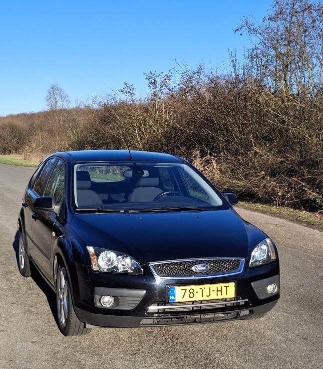 Ford Focus  1.6-16v Futura