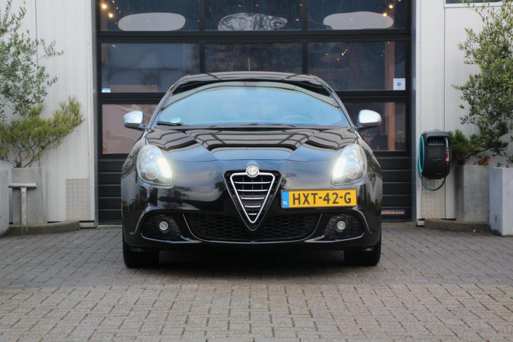 Alfa Romeo Giulietta 1.4 t turbo turismo - leder - sportiva - stoel verw - 
