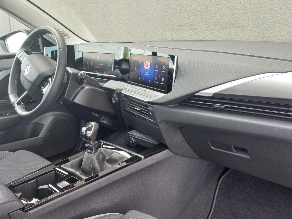 Opel Astra 1.2 edition 110pk | navi | climate | pdc | lmv |