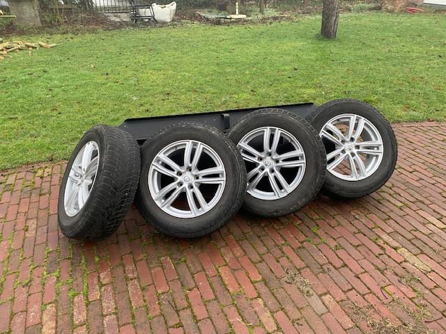 Winterbanden incl velgen Nissan X-trail 2015