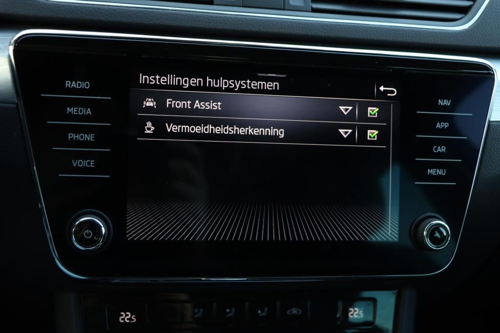 Skoda Superb combi 1.5 tsi act business edition 150pk