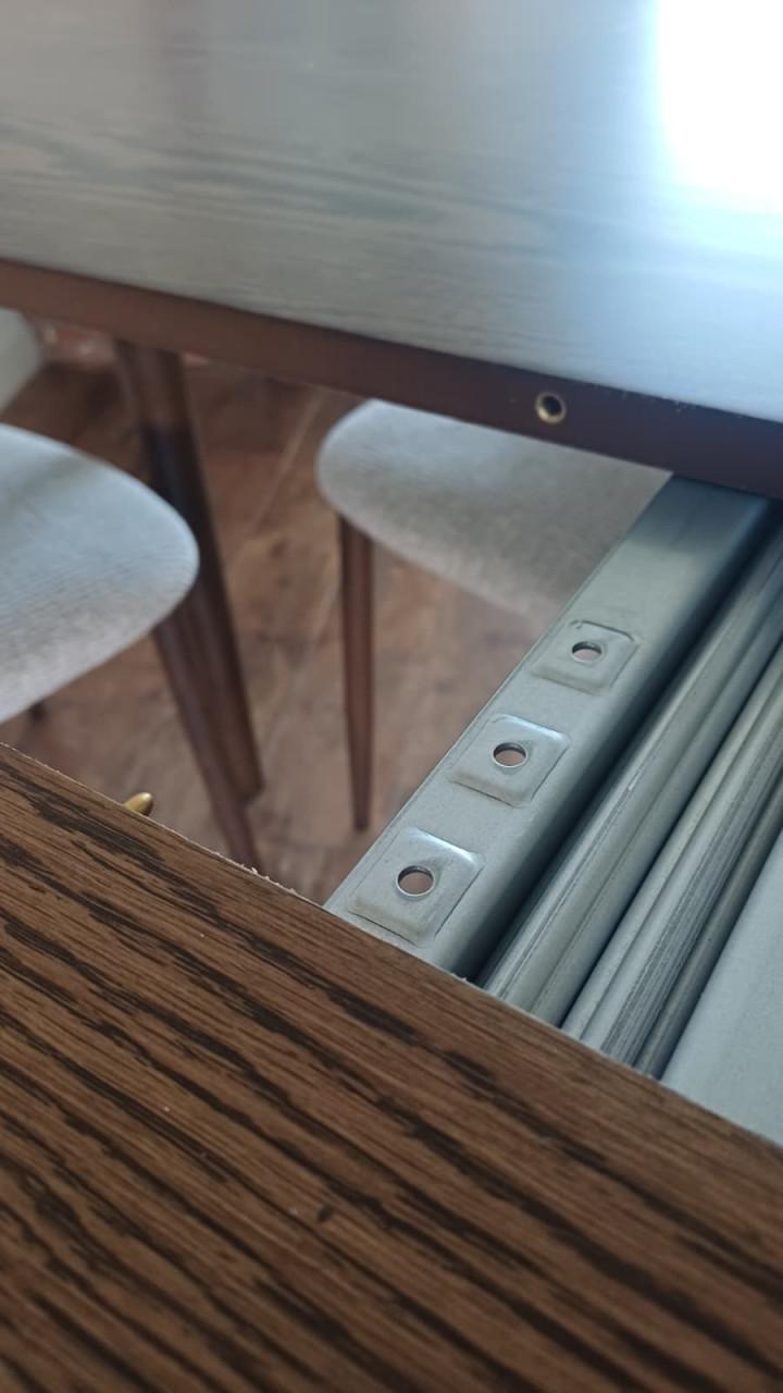 Uitschuifbare eetkamertafel donkerbruin