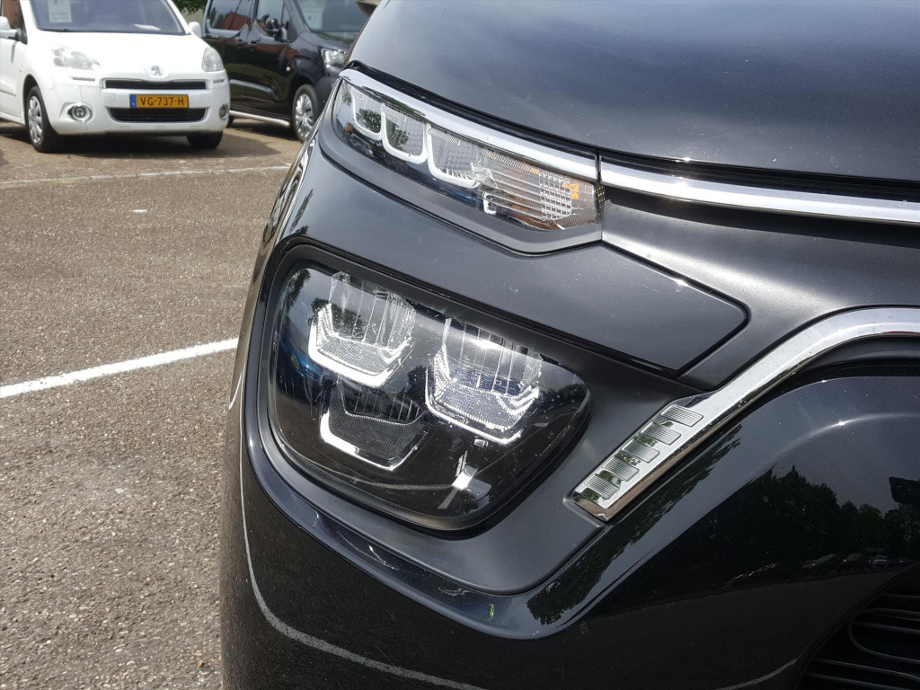 Citroen C3 1.2 puretech 83pk s&s c-series trekhaak | navigatie | cruise & c