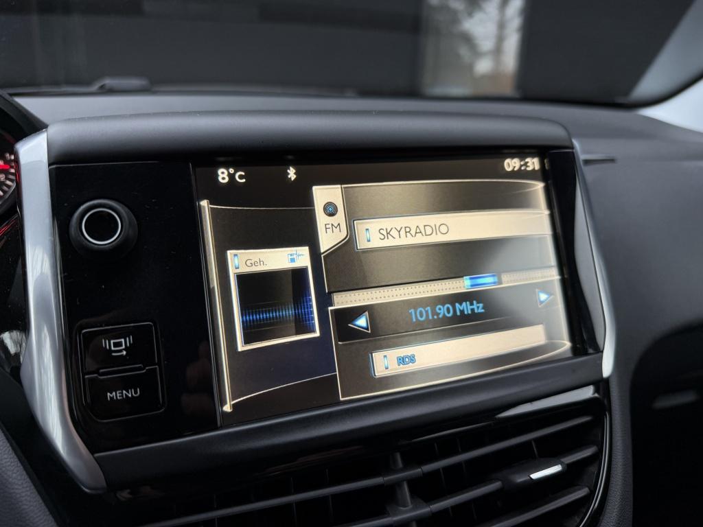 Peugeot 208 1.2 vti envy