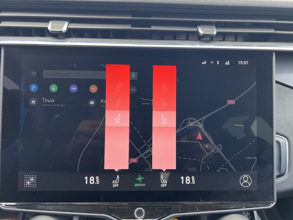 Lynk & Co 01 1.5 261pk phev plug in hybrid ,trekhaak , pano dak,car play