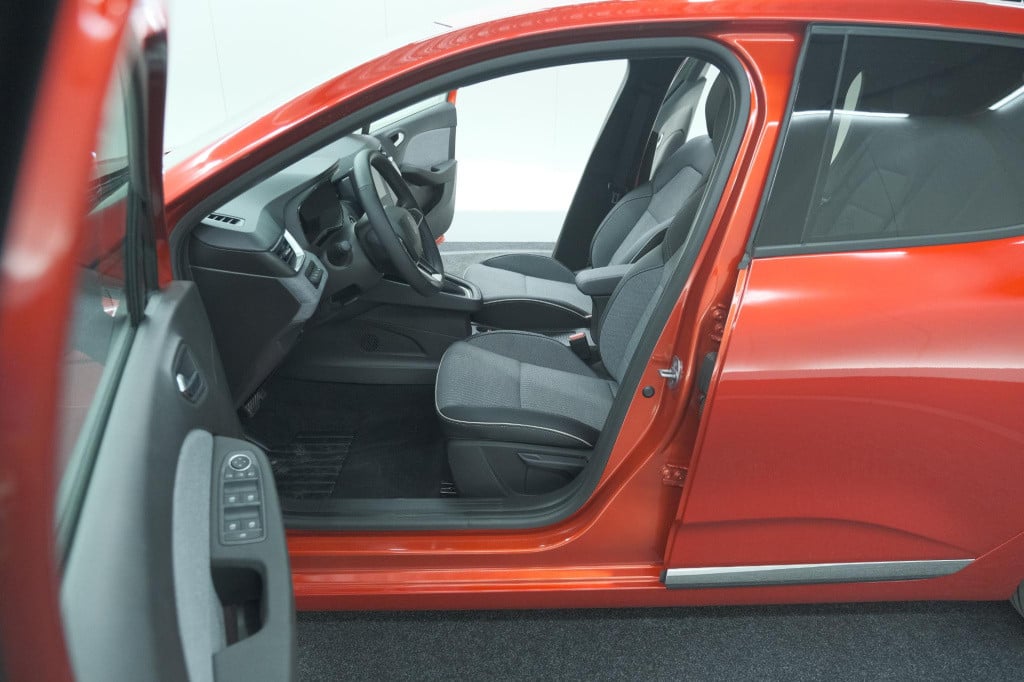 Renault Clio 1.6 e-tech full hybrid 145 techno | 360 camera | navigatie | a