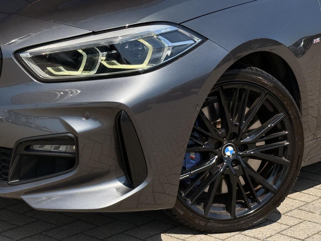 BMW 1 Serie 118i m-sport executive edition | apple carplay | harman kardon 