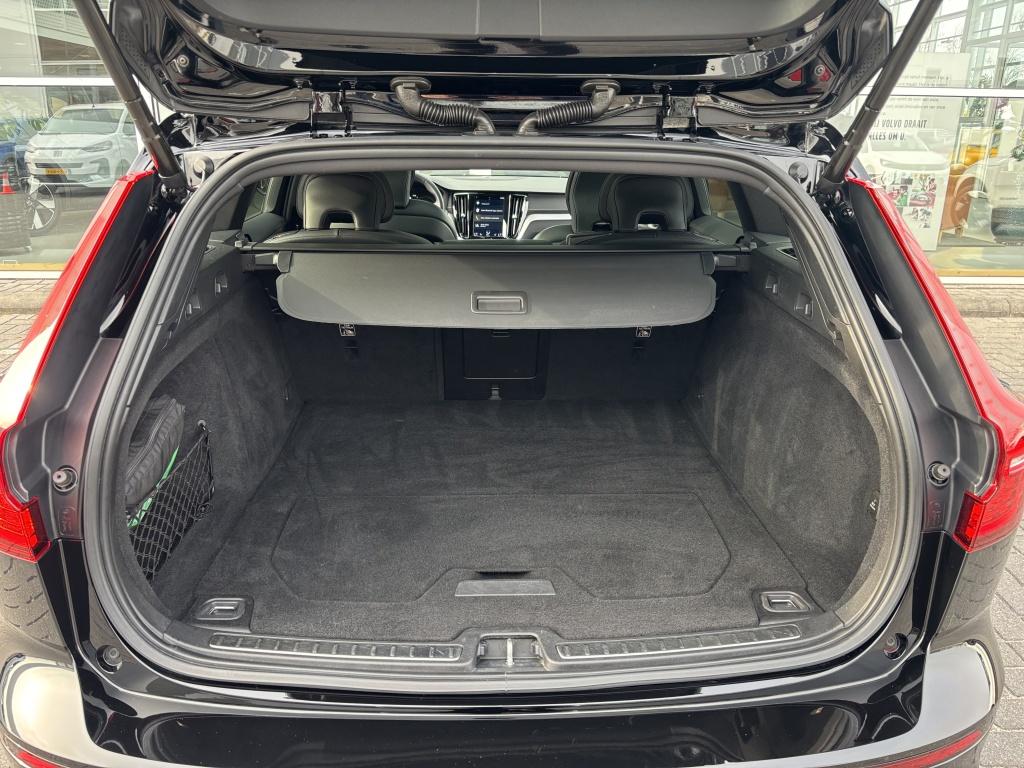 Volvo V60 t6 398pk recharge r-design| panodak| adap.cruise| camera| awd