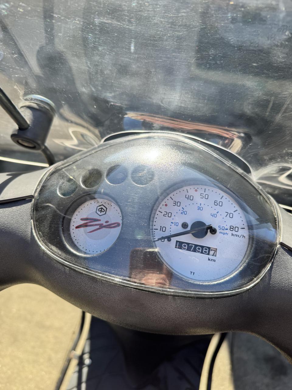 Piaggo Zip 4tact 45km 2023 mat grijs