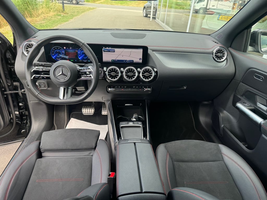 Mercedes-Benz Eqa 250+ amg line 71 kwh advanced automaat ,apple-carplay