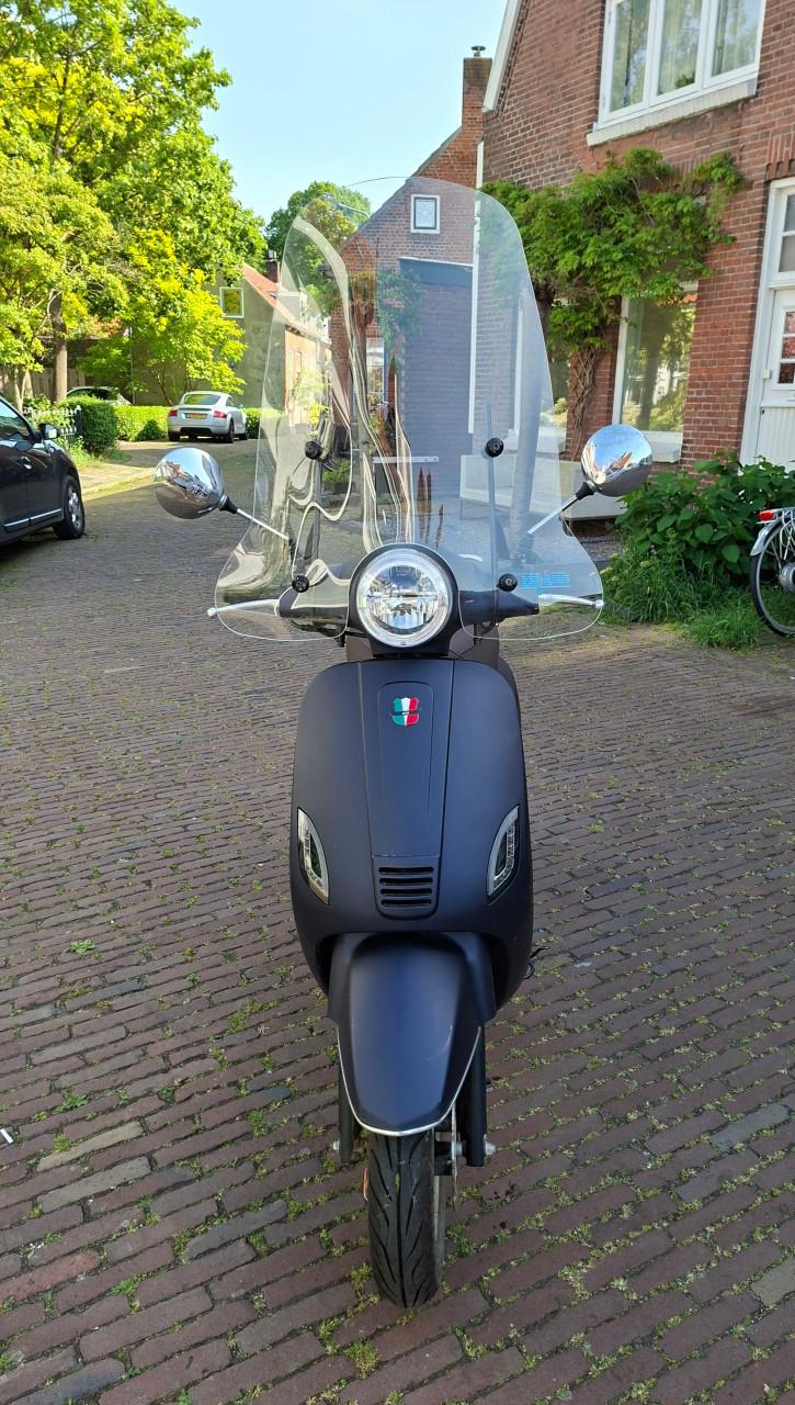 Scooter GTS Toscana Exclusive (2024) /1e Eigenaar / 2768 km