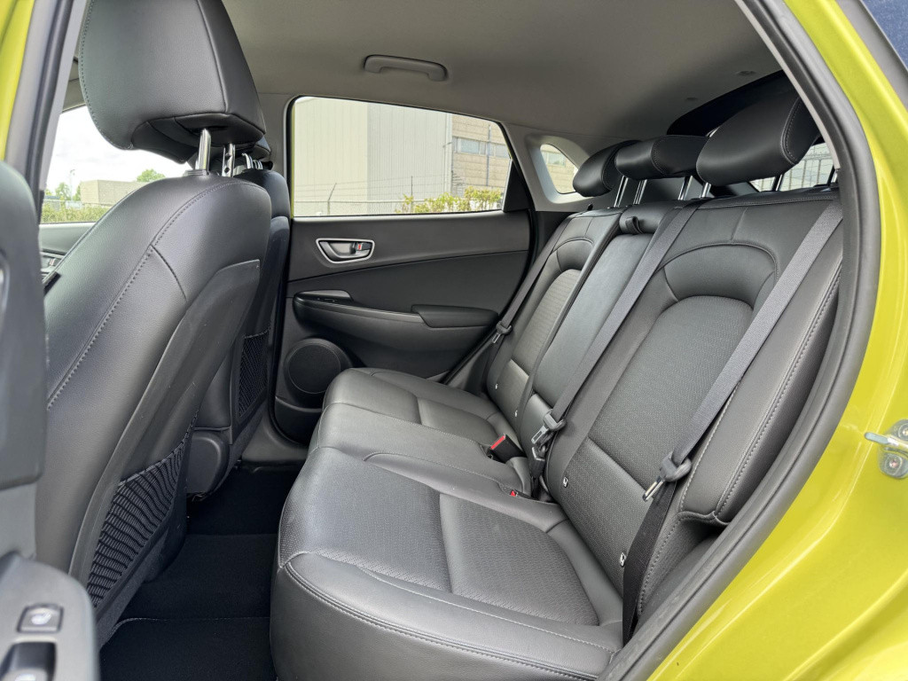 Hyundai Kona ev premium 64 kwh 3-fase lader | navigatie | stoelventilatie +