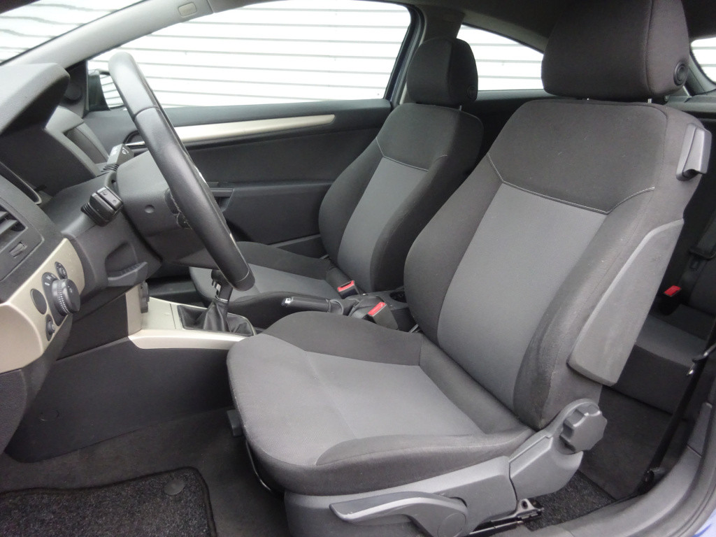 Opel Astra gtc 1.8 business airco / elektr. ramen / cruise control / nap