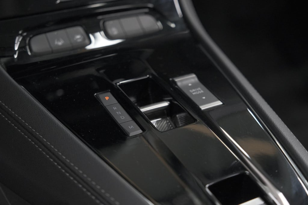 Opel Grandland turbo 130 at8 ultimate | camera | adaptieve cruise control |
