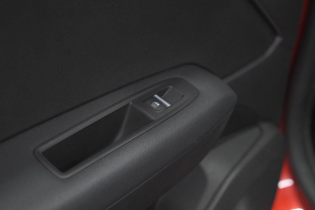 Renault Captur tce 90 techno | 360 camera | 9.3 inch grootscherm | apple ca