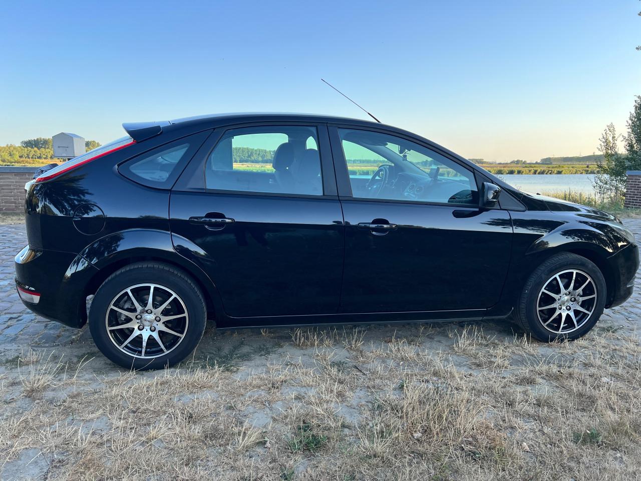 Ford focus 1.8 titanium 2009