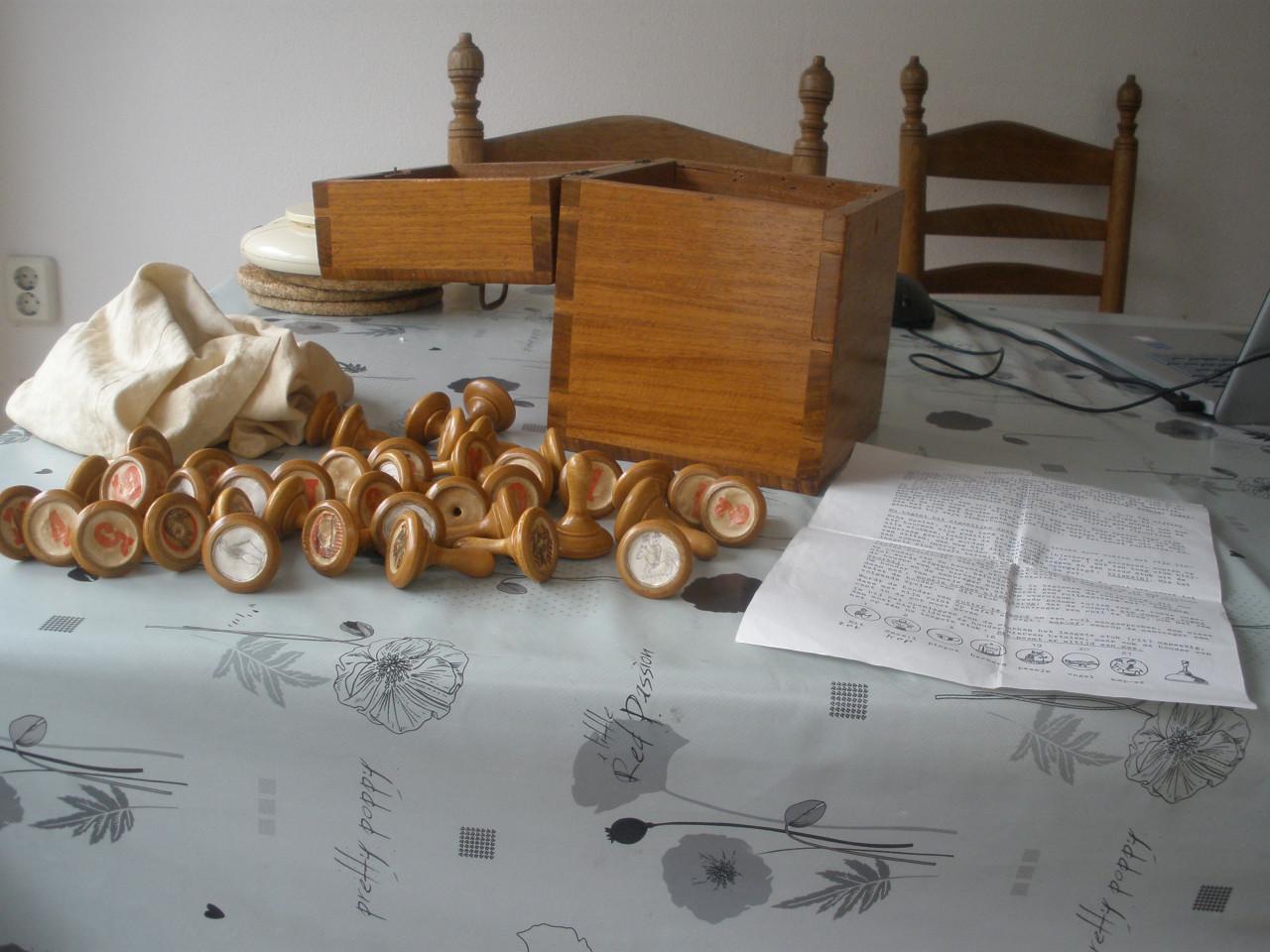 Zeeuws Gezelschapsspel SLABBERJAN met Houten KIstje met Zwaluwverbingen