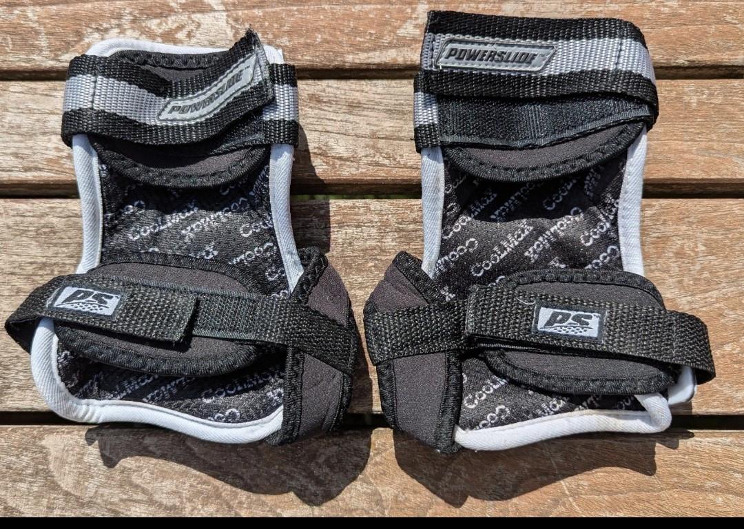 Powerslide skates maat 45 inclusief beschermingsset