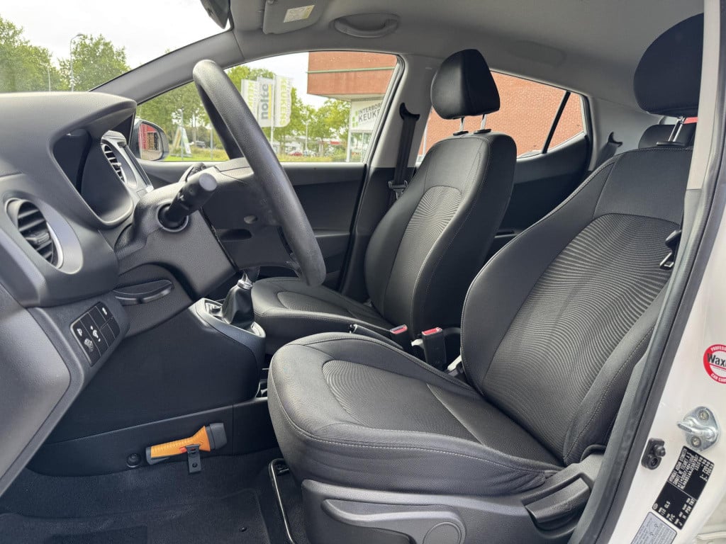 Hyundai I 10 1.0i comfort navigation pack | apple carplay/android auto | cr