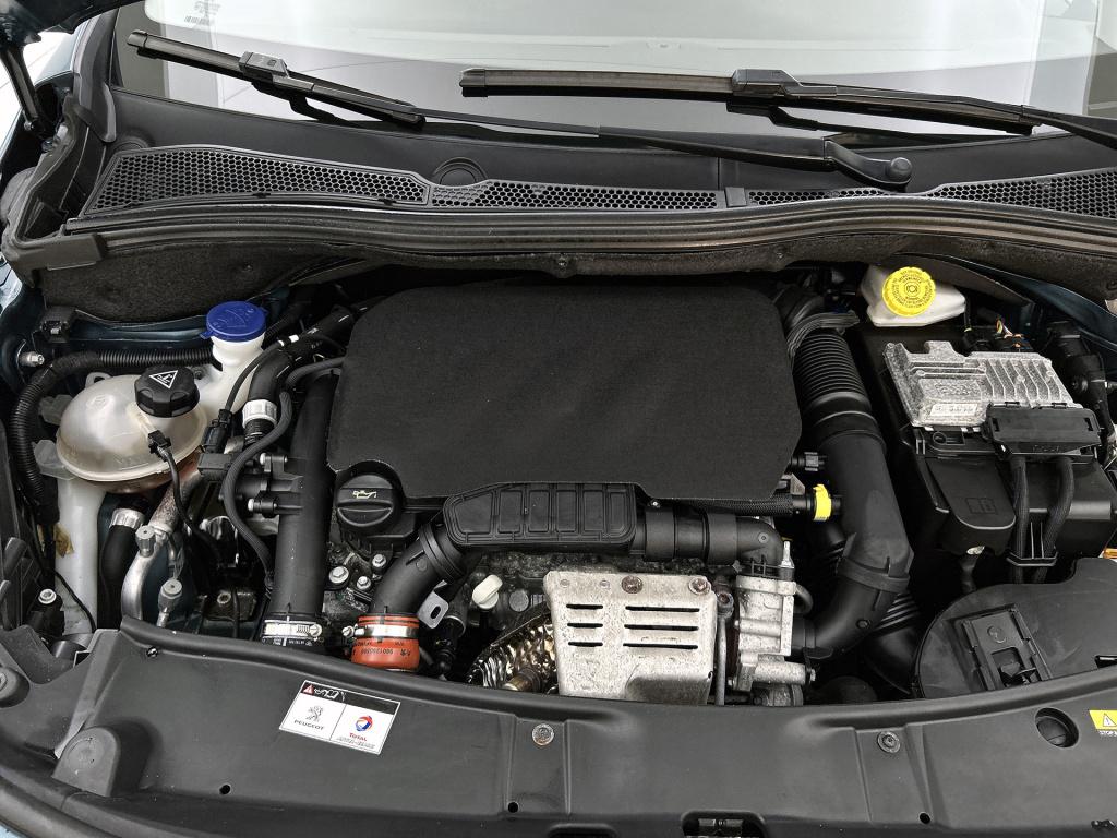 Peugeot 2008 110 pk allure | rijklaar | panoramadak | trekhaak | camera |