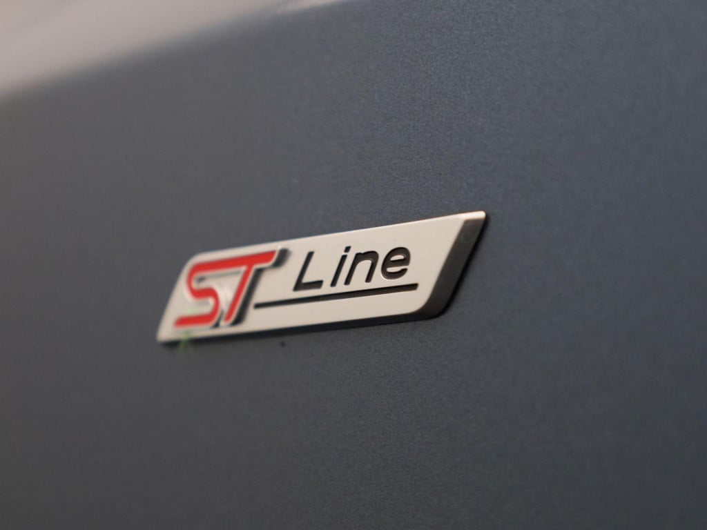 Ford Focus 1.0 ecoboost hybrid st-line
