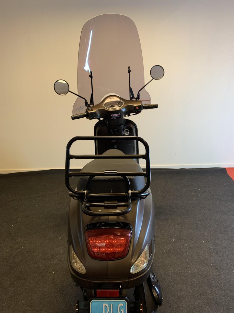 BTC RIVA MET WINDSCHERM NU 695,= RIJKLAAR