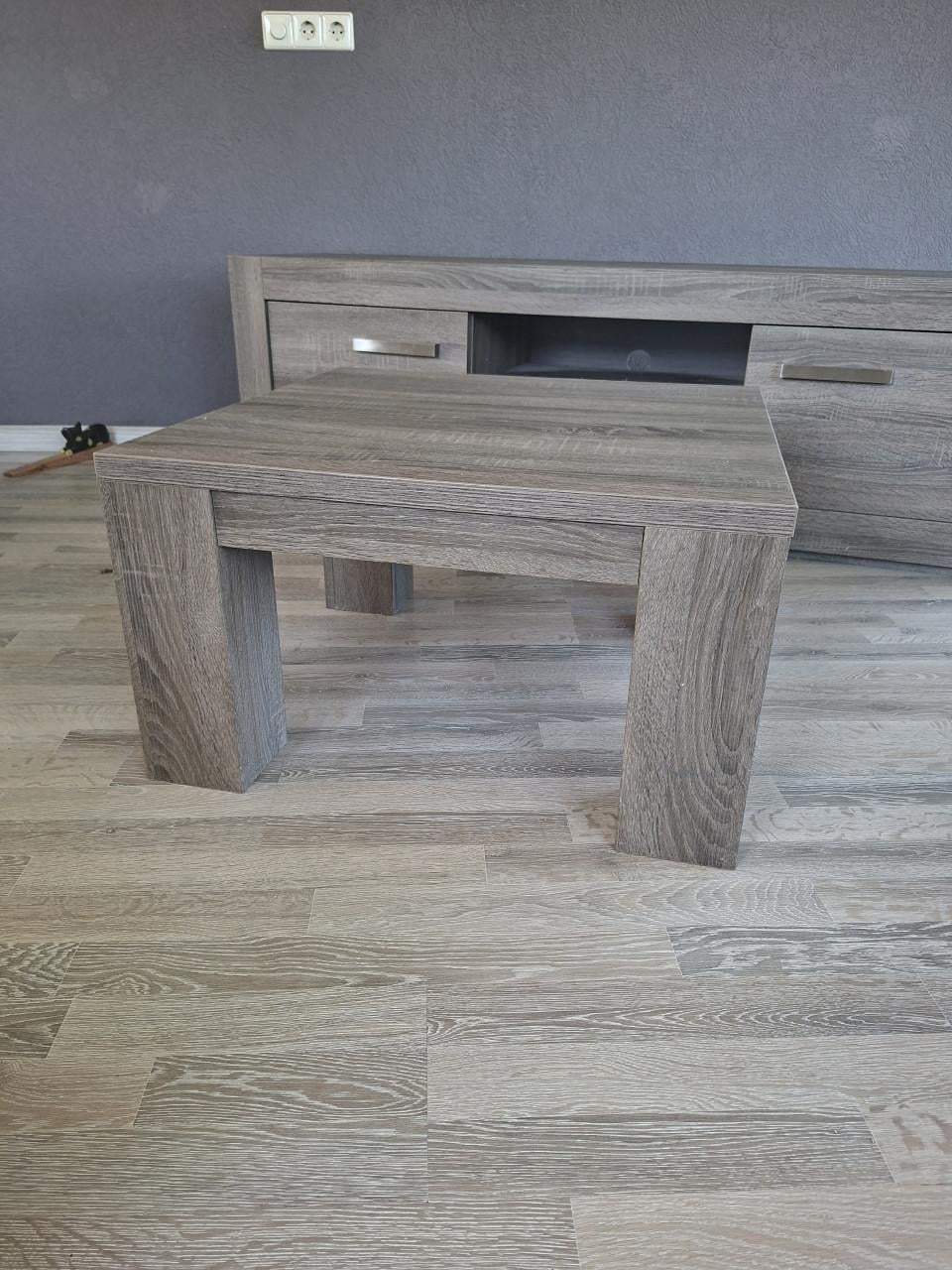 Tv meubel en tafel gereserveerd