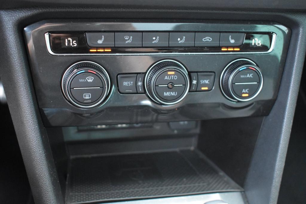 Volkswagen Tiguan 1.5 tsi act r-line | trekhaak | camera | stoelverwarming 