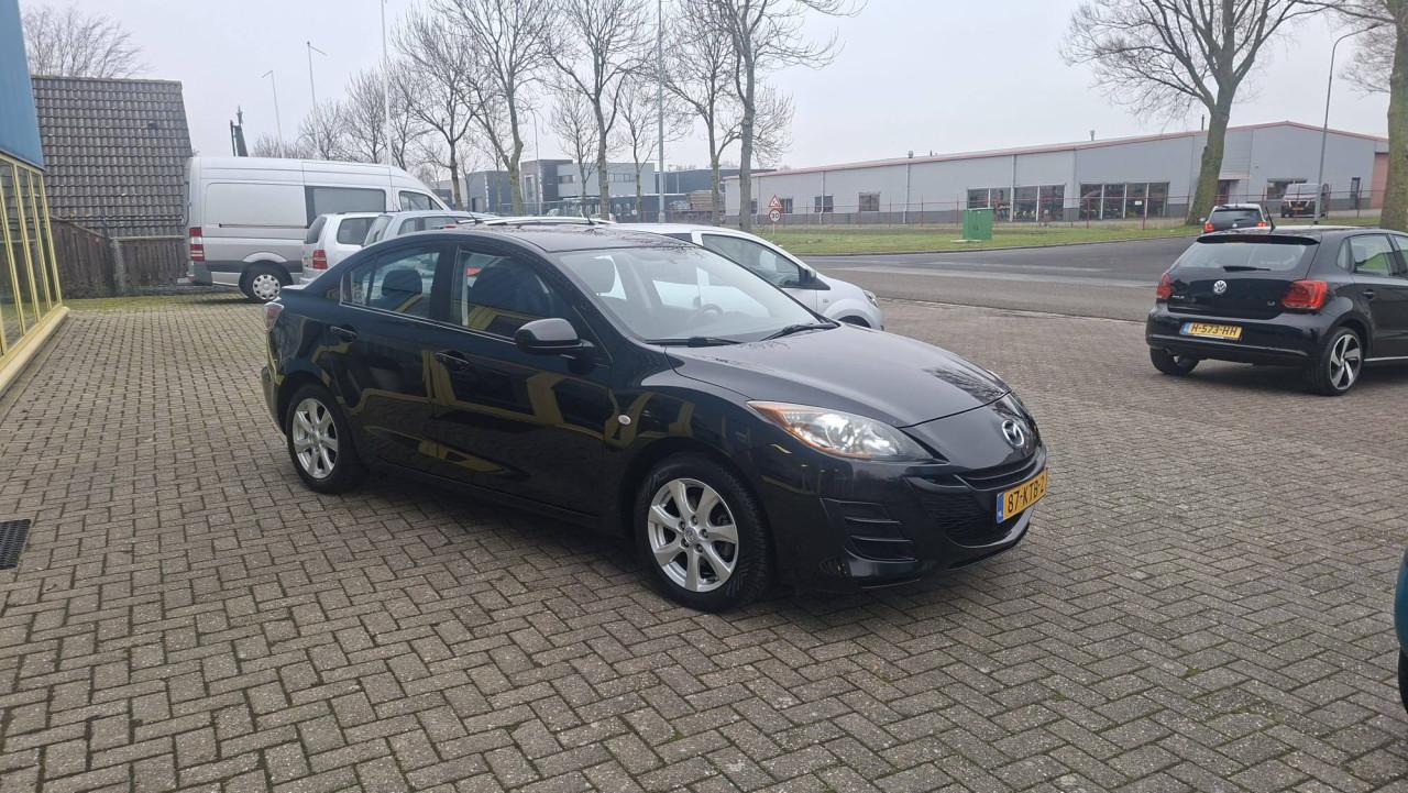 Mazda 3 1.6 Business sedan bj:2010 airco navigatie apk 2027 !!!