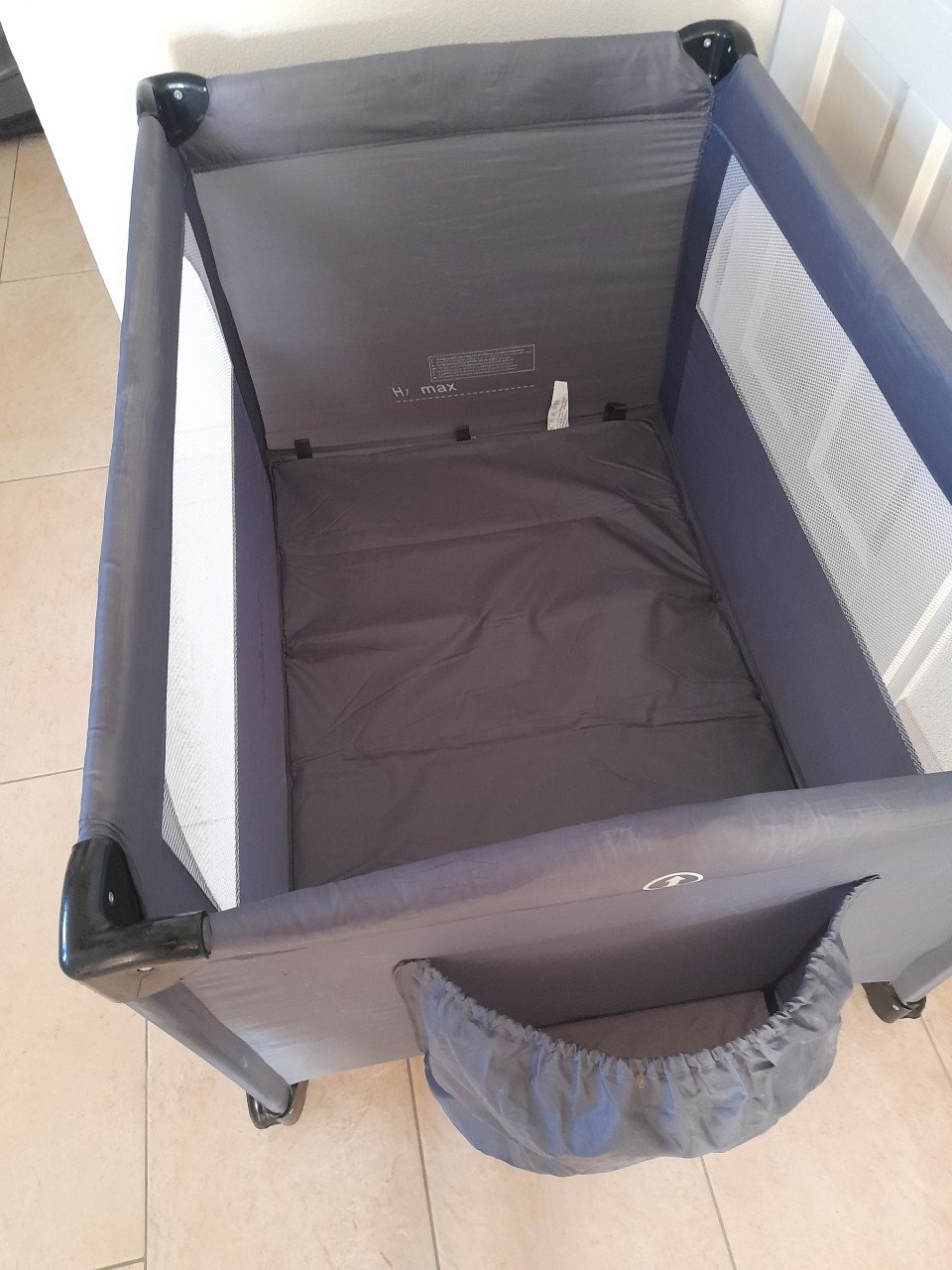 Bambino camping bedje met verhoger (in goede nette staat )