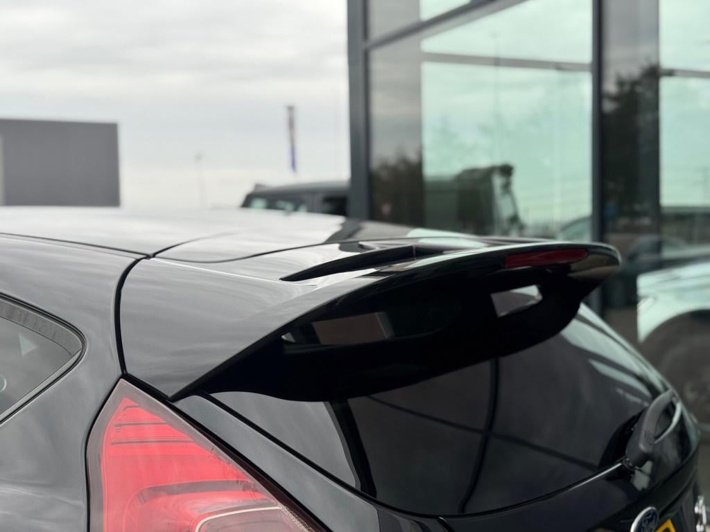 Ford Fiesta 1.6 st2 * camera * recaro * stoelverwarming * clima