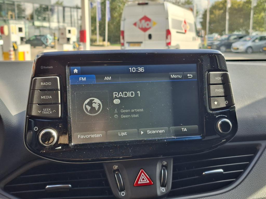 Hyundai I 30 wagon 1.4 t-gdi premium | camera | carplay | radio | trekhaak 