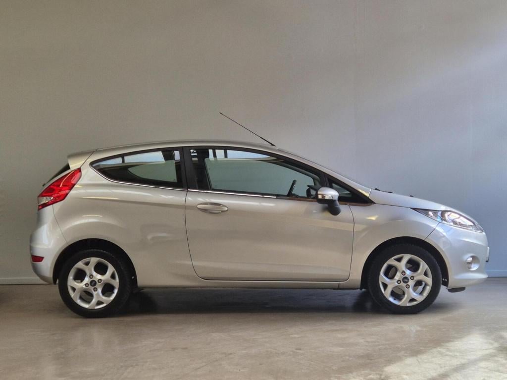 Ford Fiesta 1.4 titanium / automaat / origineel nl