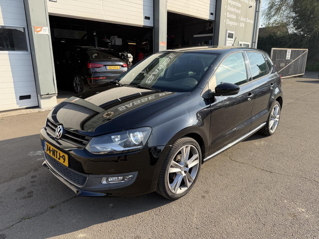 Volkswagen Polo 1.4-16v Highline 5 deurs AUTOMAAT DSG NAP ! ! !