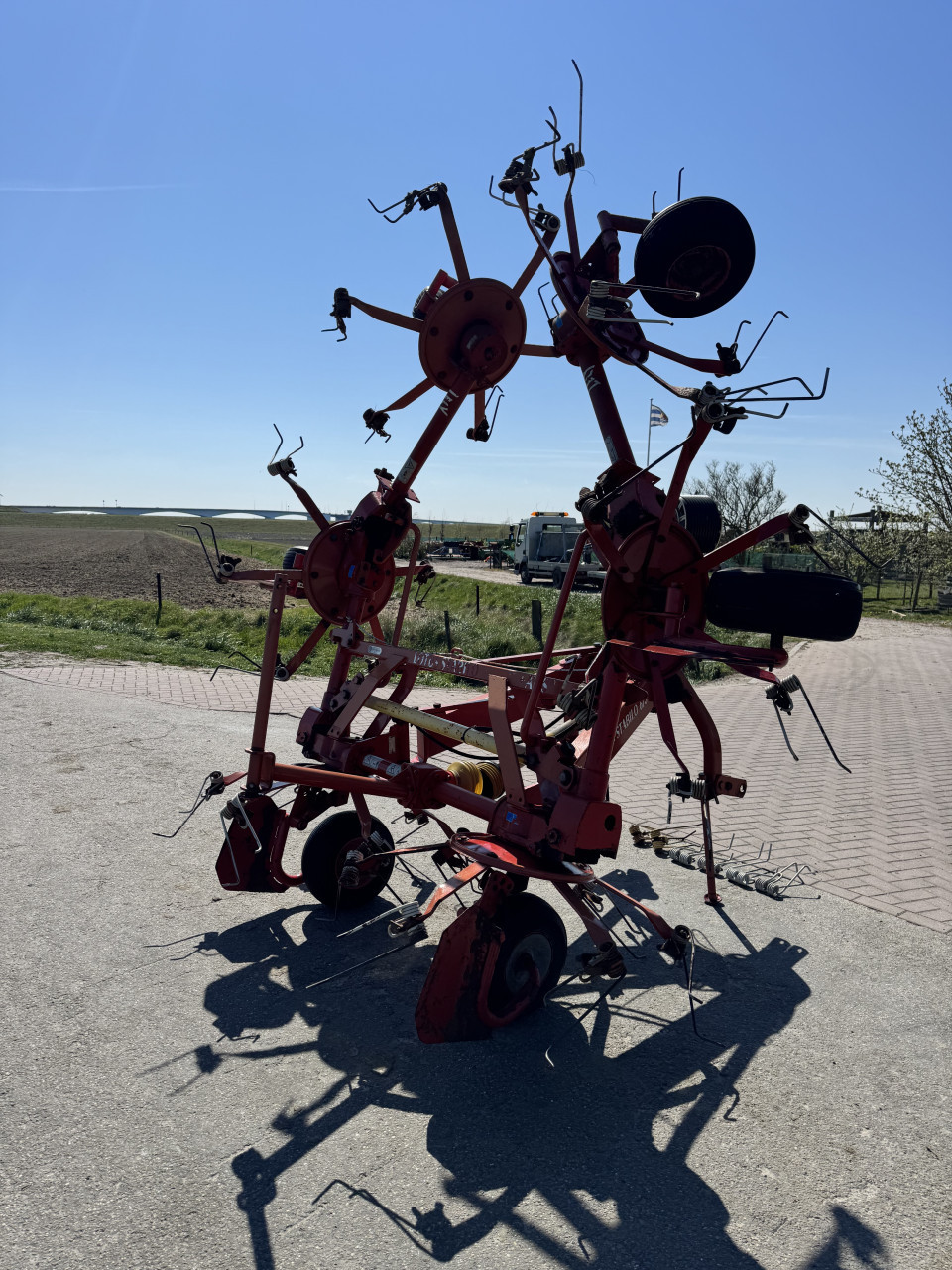 Schudder Lely lotus stabilo 675