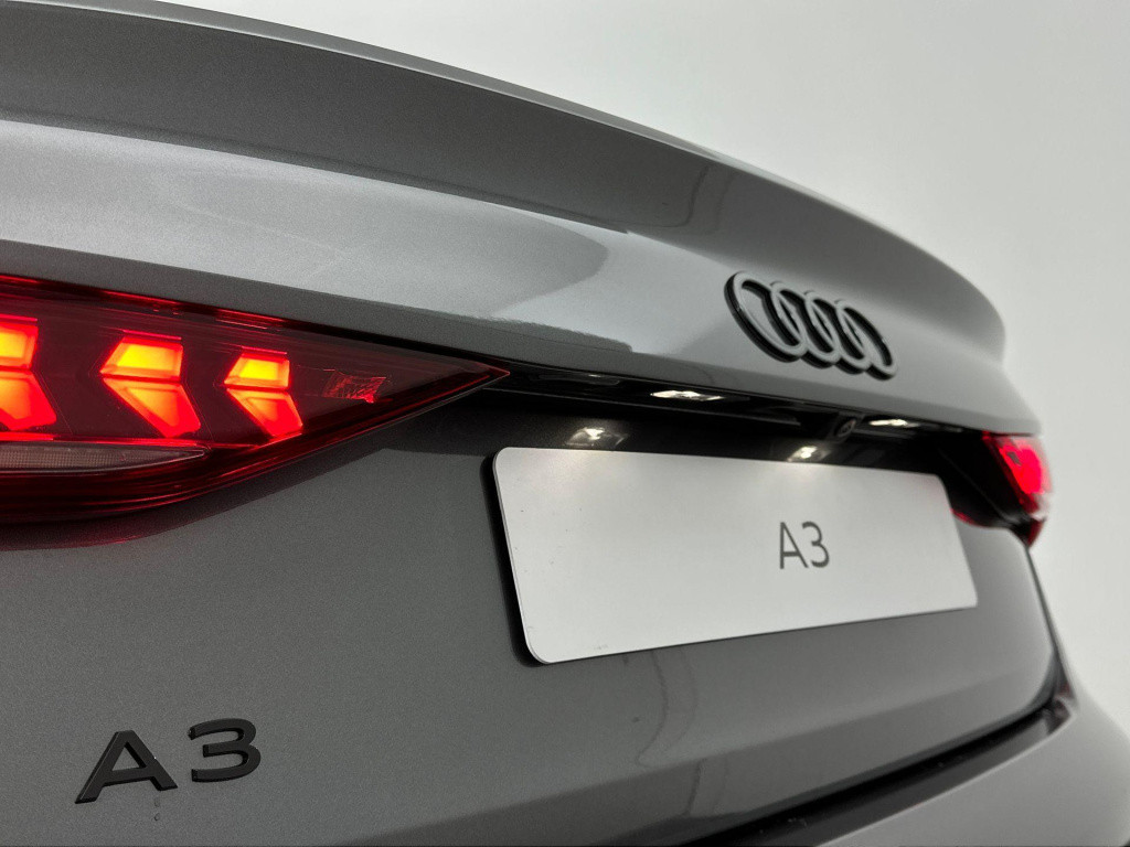 Audi A3 limousine s edition 35 tfsi 110 kw / 150 pk limousine 7 vers
