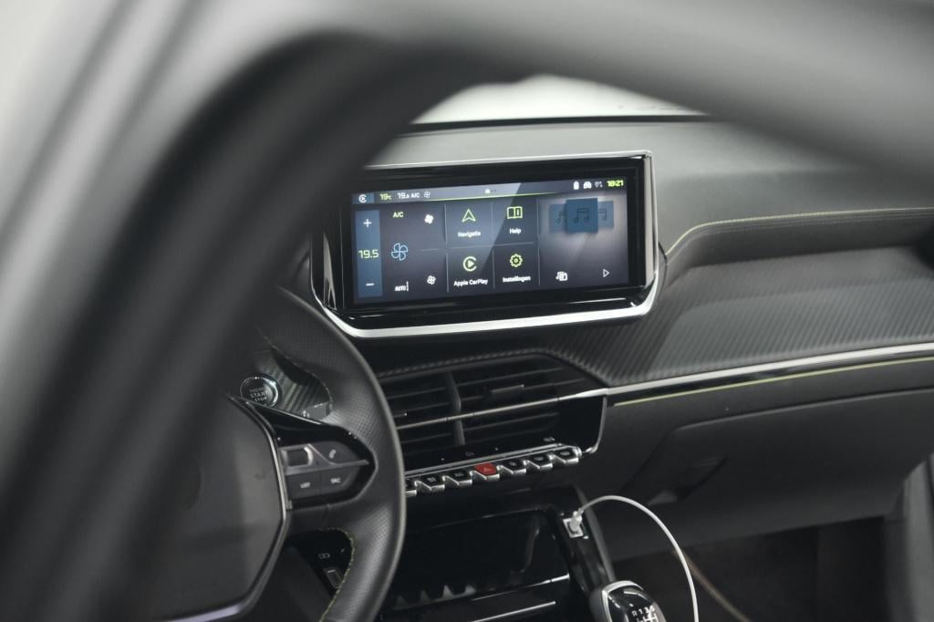 Peugeot 208 puretech 100 gt | camera | navigatie | apple carplay | parkeers