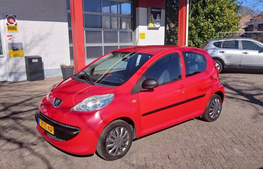 Peugeot 107 xs 1.0 | met carplay radio! 3 maanden garantie, jaar apk, aflev