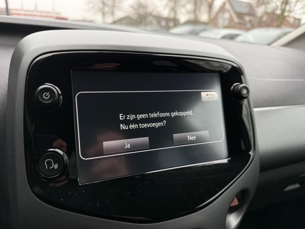 Toyota Aygo 1.0 vvt-i x-play // automaat // facelift //