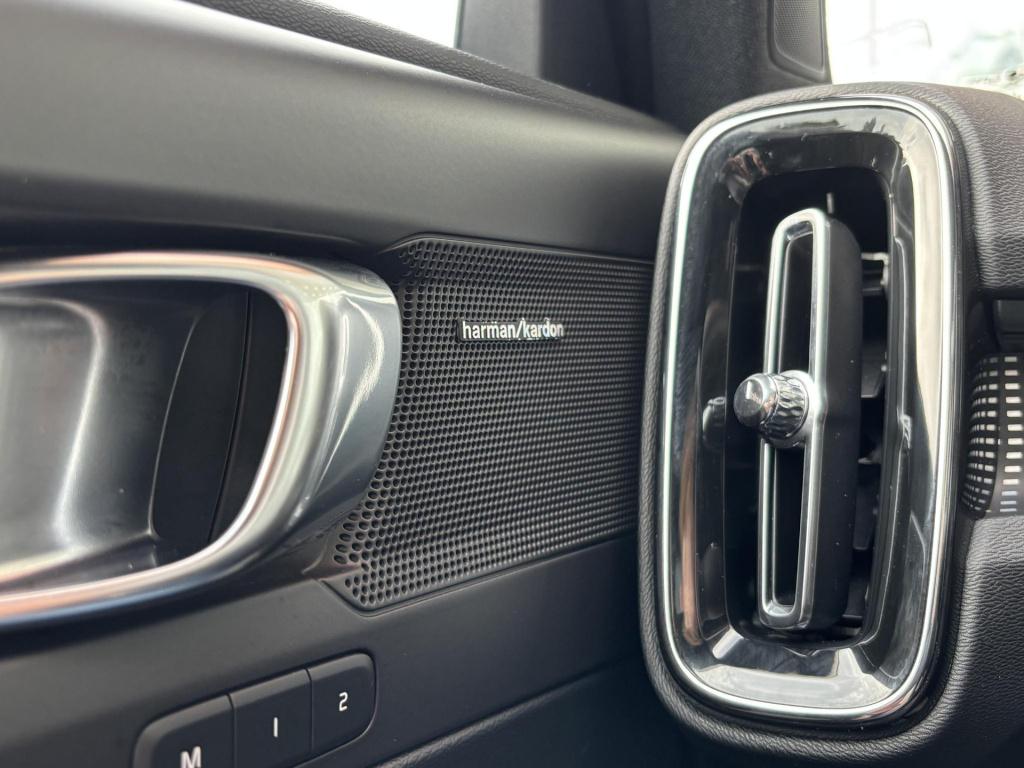Volvo XC40 2.0 t4 r-design