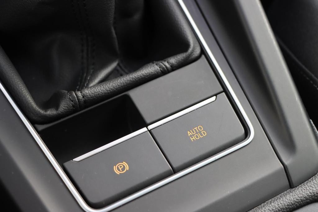 Volkswagen Golf 1.5 tsi life 130pk