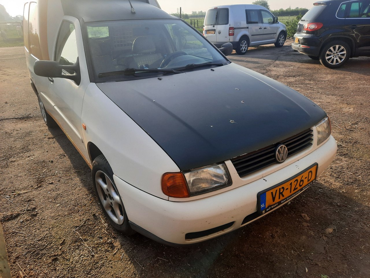VW Caddy 1.4 MPi benzine  grijs kenteken