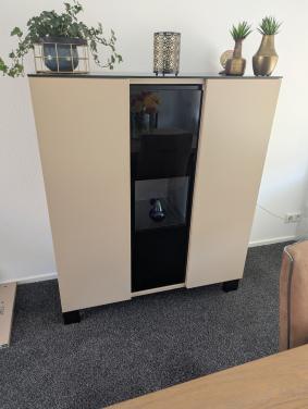 Dressette (kast) en TV-kast of hangpodium