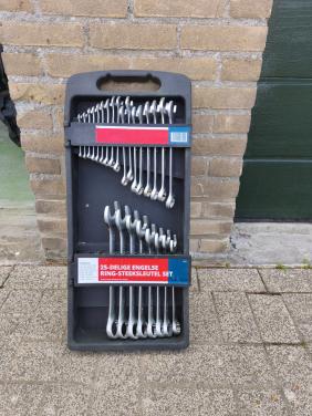Te koop aangeboden 25 delige ring steeksleutelset!