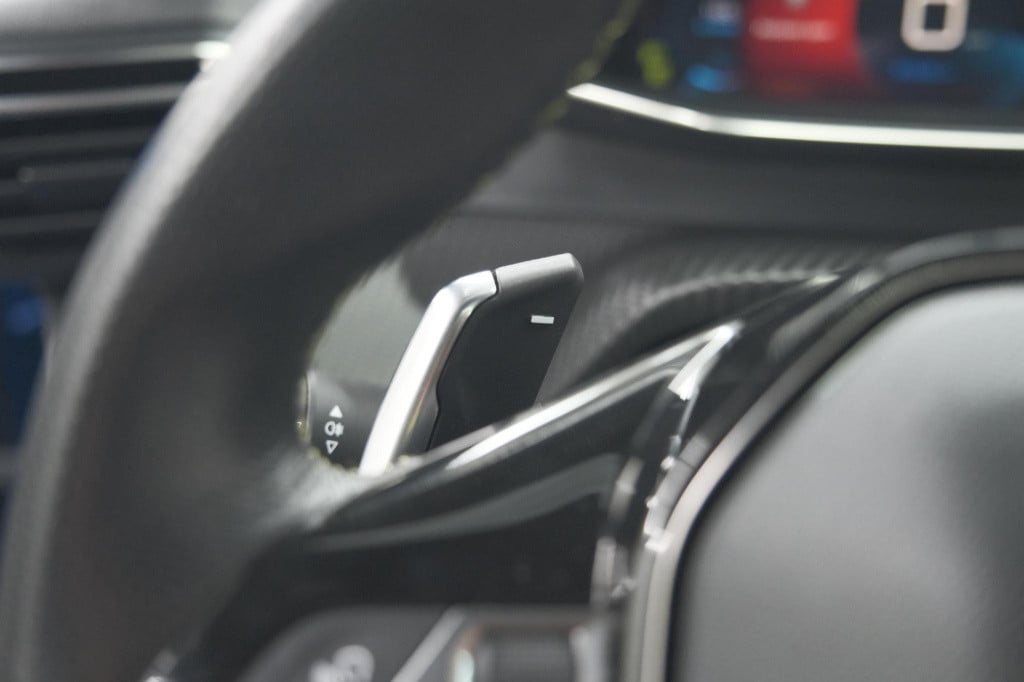 Peugeot 208 puretech 130 gt-line eat8 | camera | panoramadak | adaptieve cr