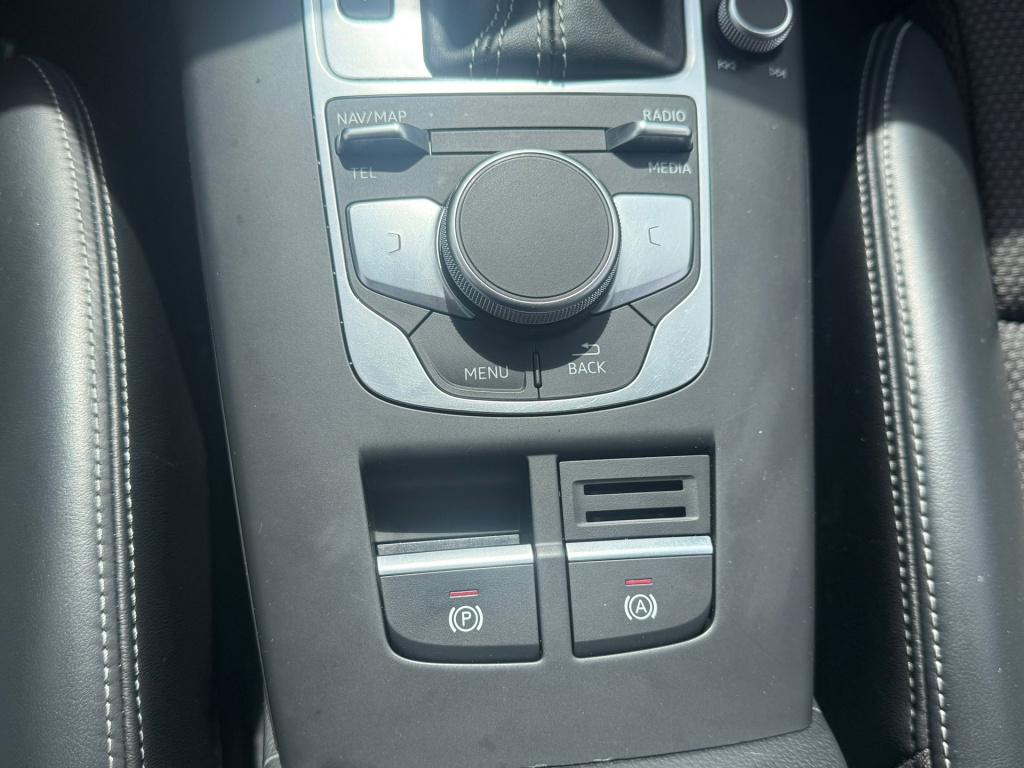 Audi A3 sportback 1.5 tfsi cod sport s line edition automaat