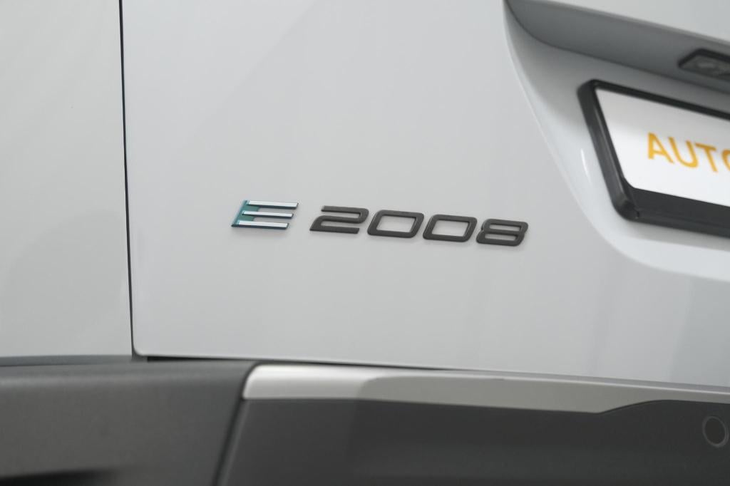 Peugeot E-2008 ev allure avantage 54 kwh | 97,3% soh | 11 kw lader | apple 