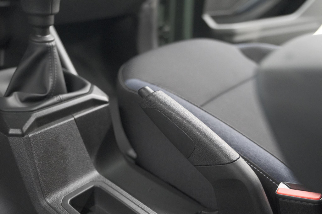 Dacia Duster mild hybrid 130 expression | camera | stoelverwarming | apple 