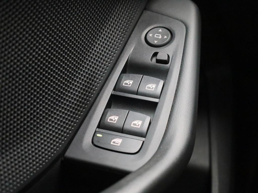 BMW 1 Serie 118i executive | navigatie | climate control | parkeer sensoren
