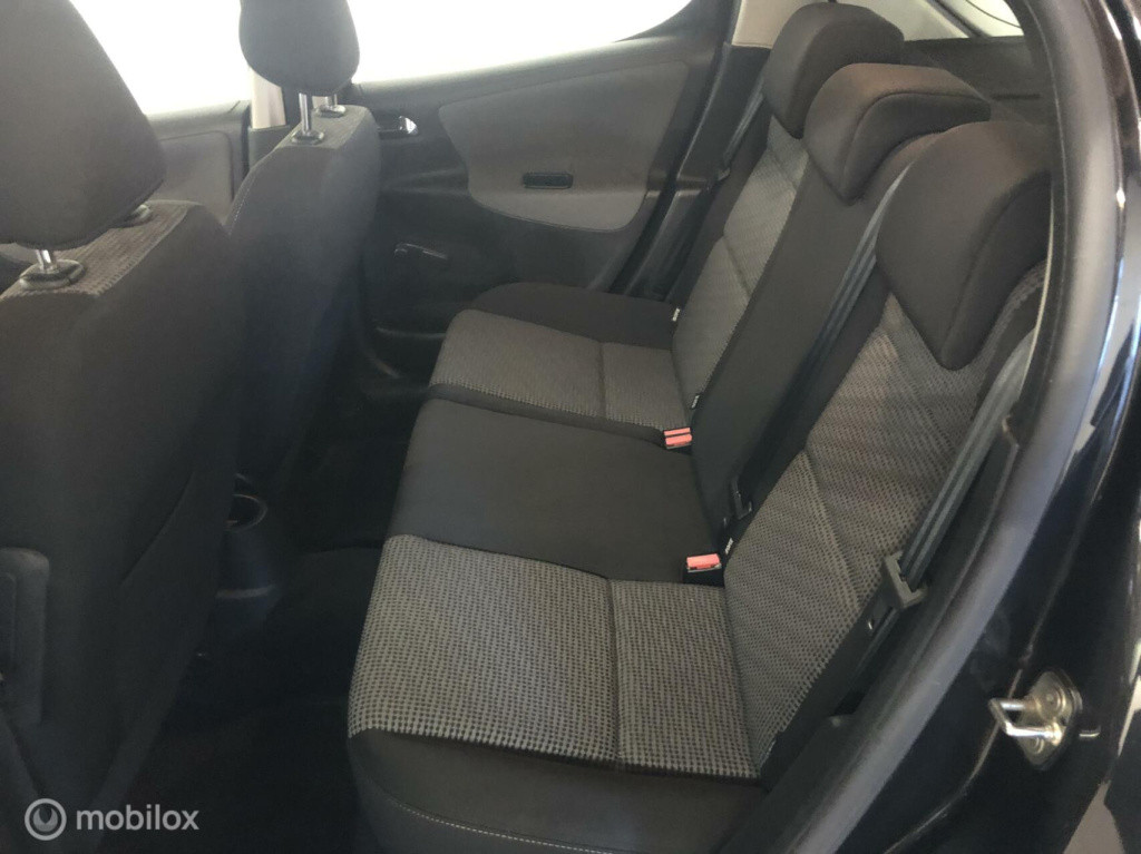 Peugeot 207 1.6 vti xs